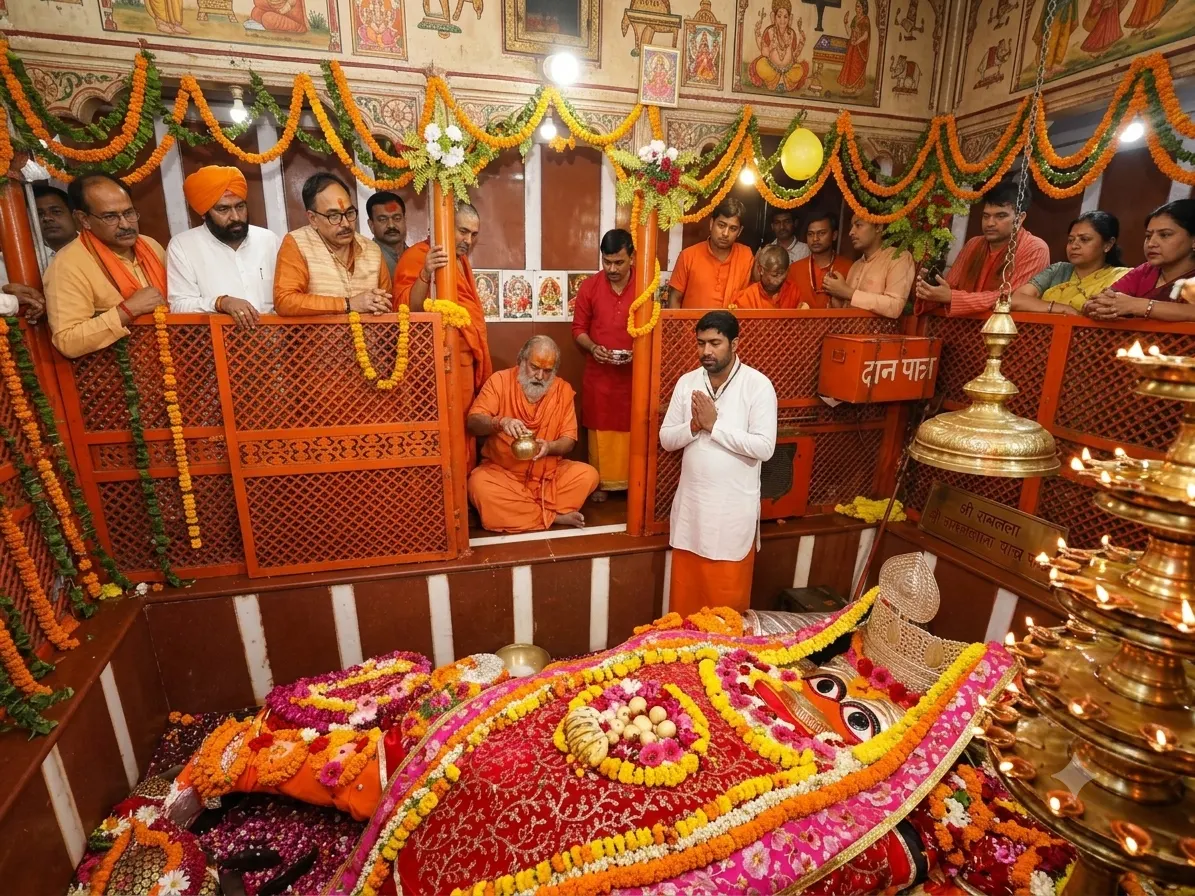 Prayagraj Tour Package Gallery - Bade Hanuman Temple Prayagraj